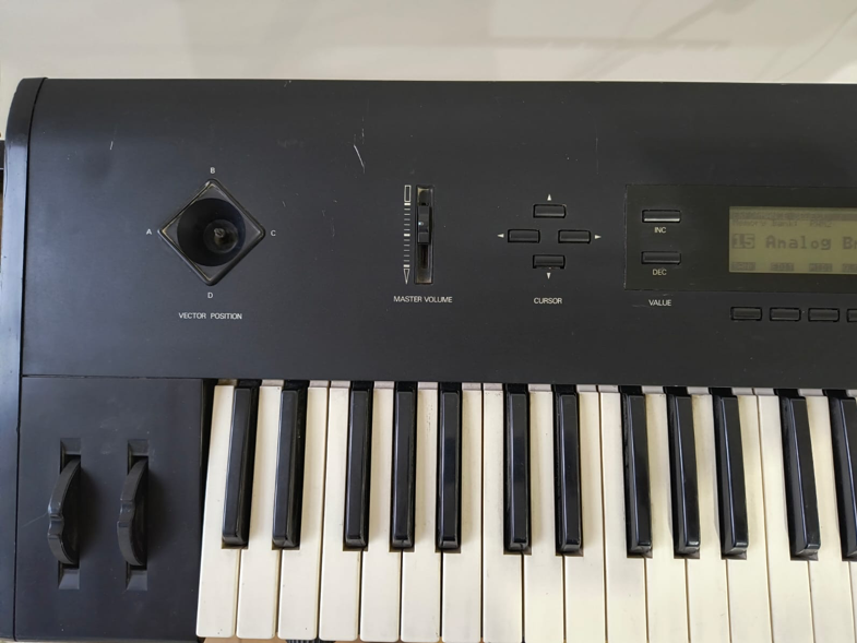 TECLADO KORG WS1 WAV ESTATION (USADO)
