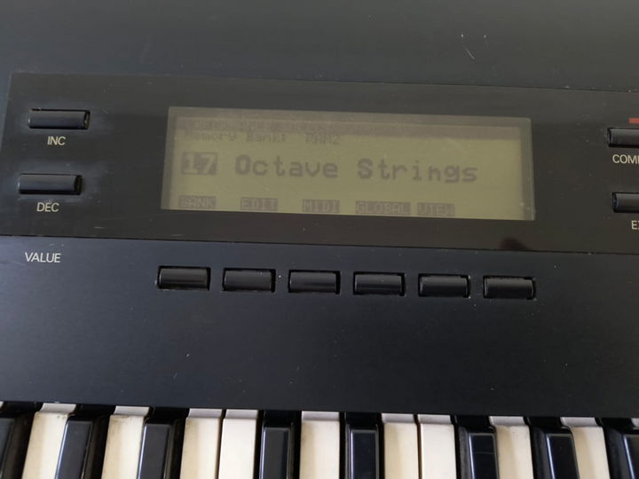 TECLADO KORG WS1 WAV ESTATION (USADO)