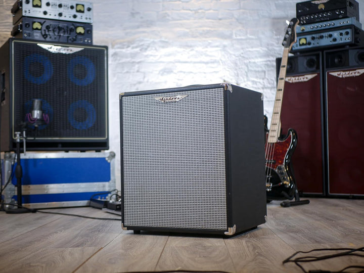 AMPLIFICADOR BAJO ELECTRICO ASHDOWN STUDIO 15, 300 WATT, 1 X 15"