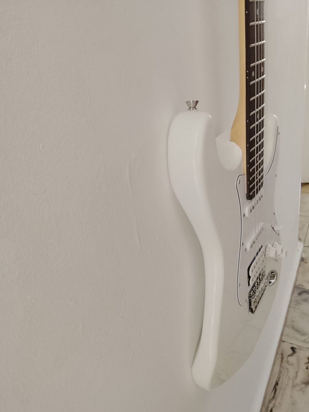 GUITARRA ELECTRICA FEMNTO (USADA)