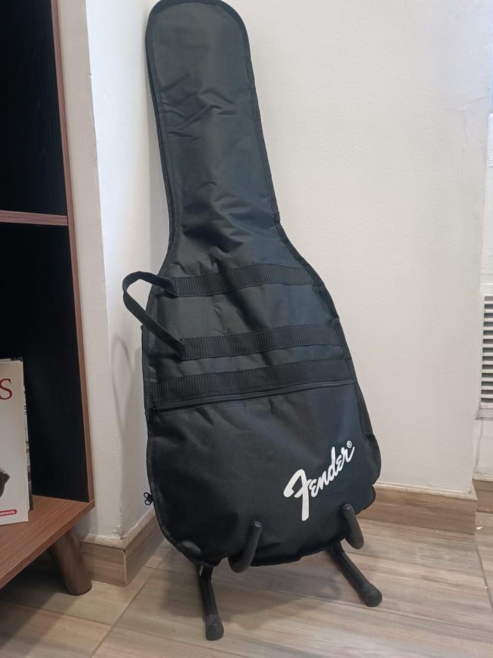 GUITARRA ELECTRICA EN COMBO FENDER SQUIER BULLET (USADA)