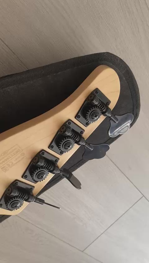 BAJO SCHECTER P4 CAFÉ (USADO)
